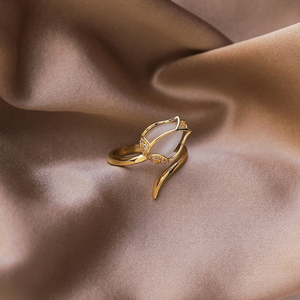 Gold tulip ring
